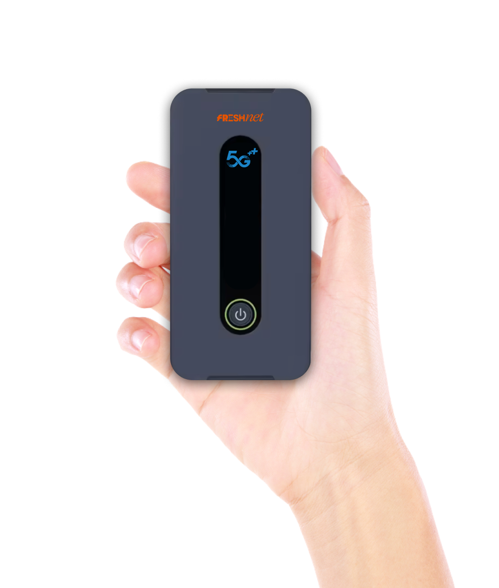 Mobiler 5G Hotspot mit unlimitiertem Internet in der Hand